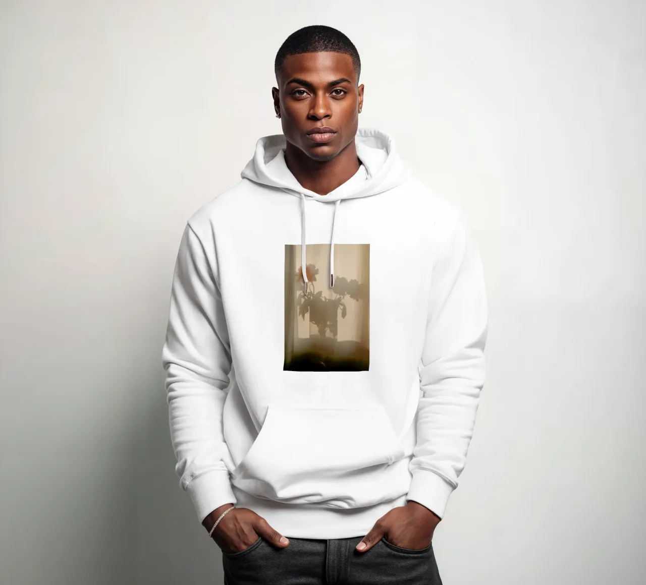 Abstract — Flower Shadow I sudadera con capucha de Sebastian Hilgetag