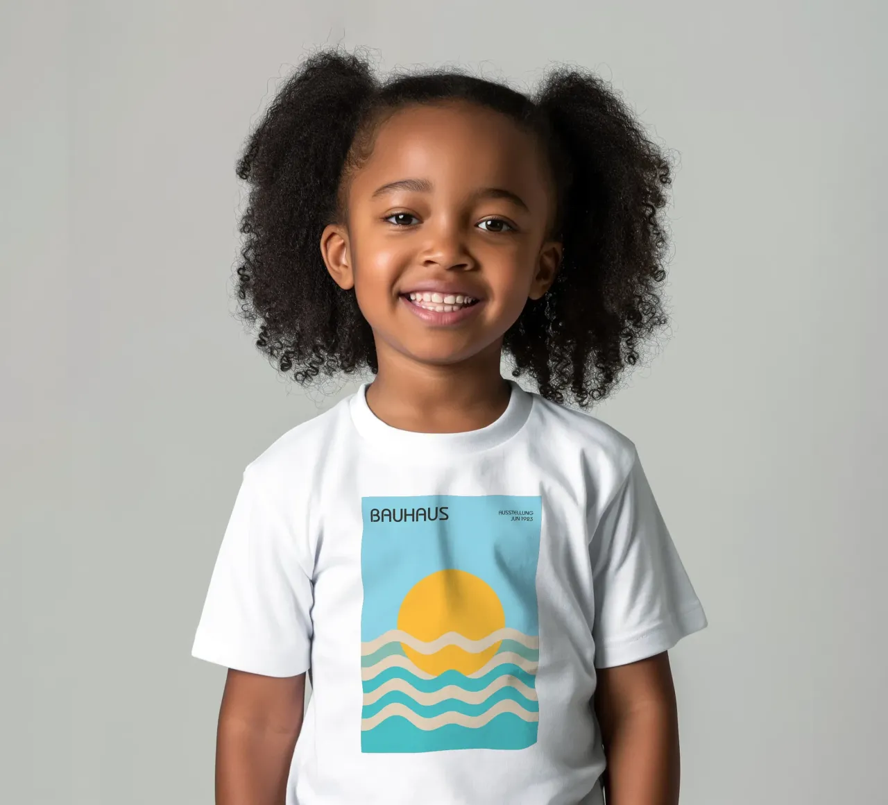 Bauhaus Sole e onde t-shirt bambini da James M Coyle