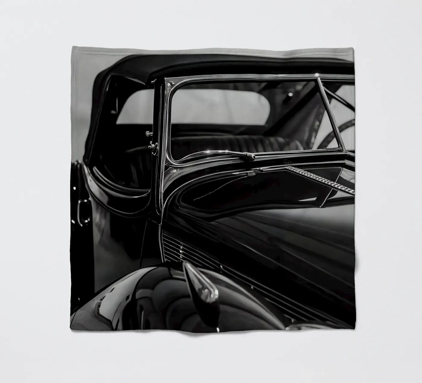 Monochrome Classic Car Fleecedecke von CAR EDITION