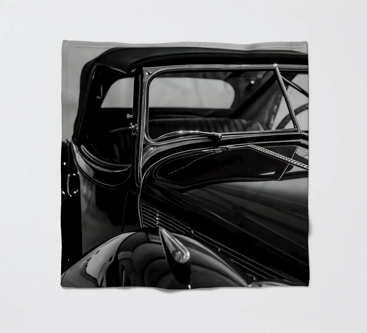 Monochromer Oldtimer Fleecedecke von CAR EDITION