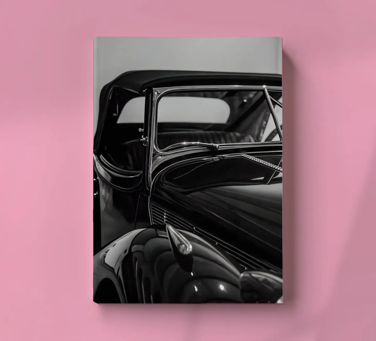 Auto d'epoca monocromatica diario da CAR EDITION