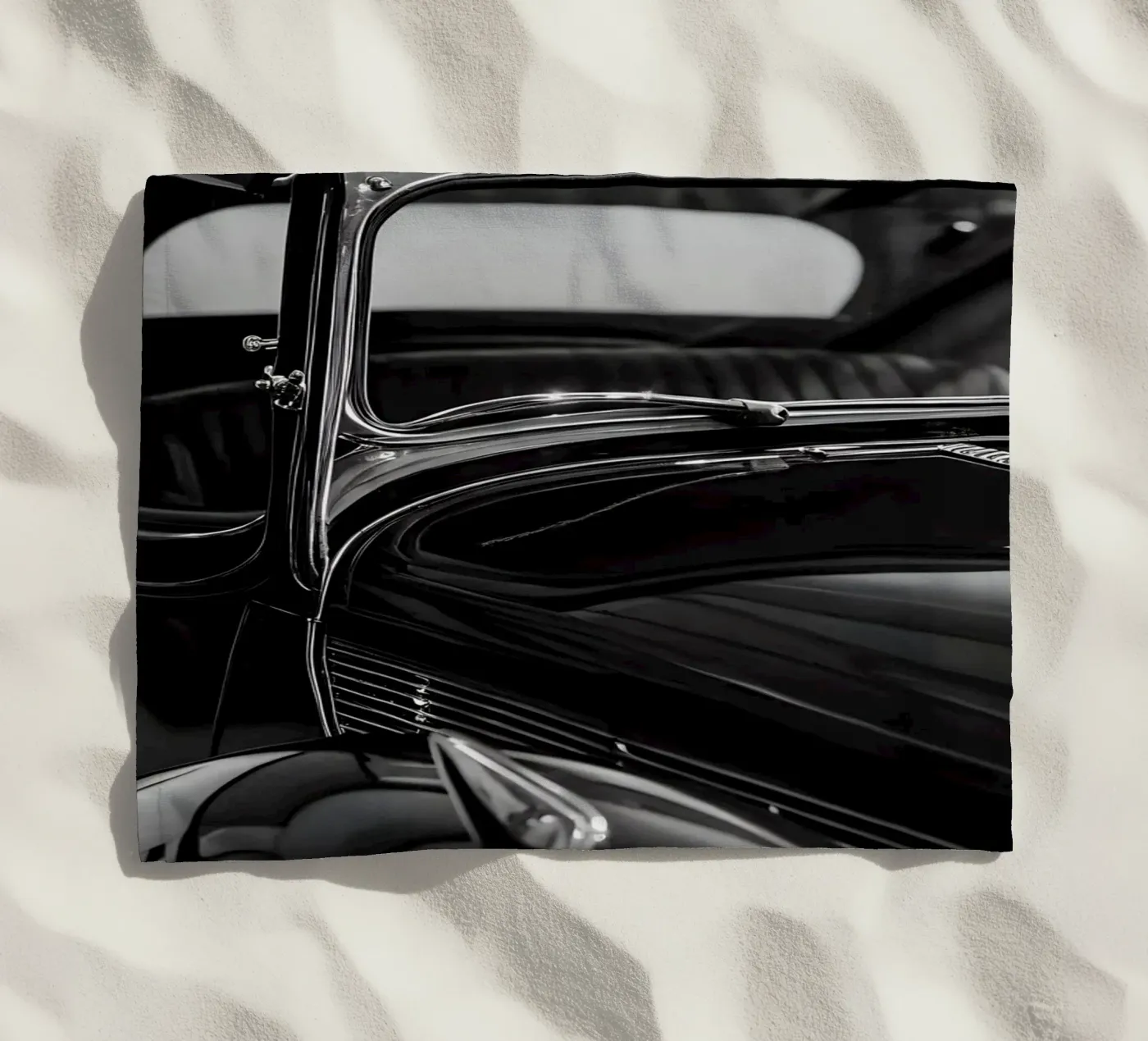 Auto d'epoca monocromatica telo mare da CAR EDITION