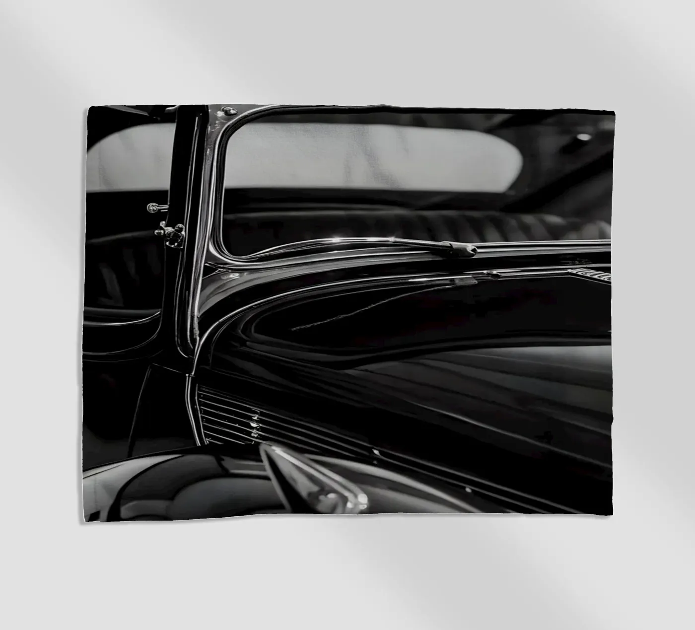 Auto d'epoca monocromatica telo mare da CAR EDITION