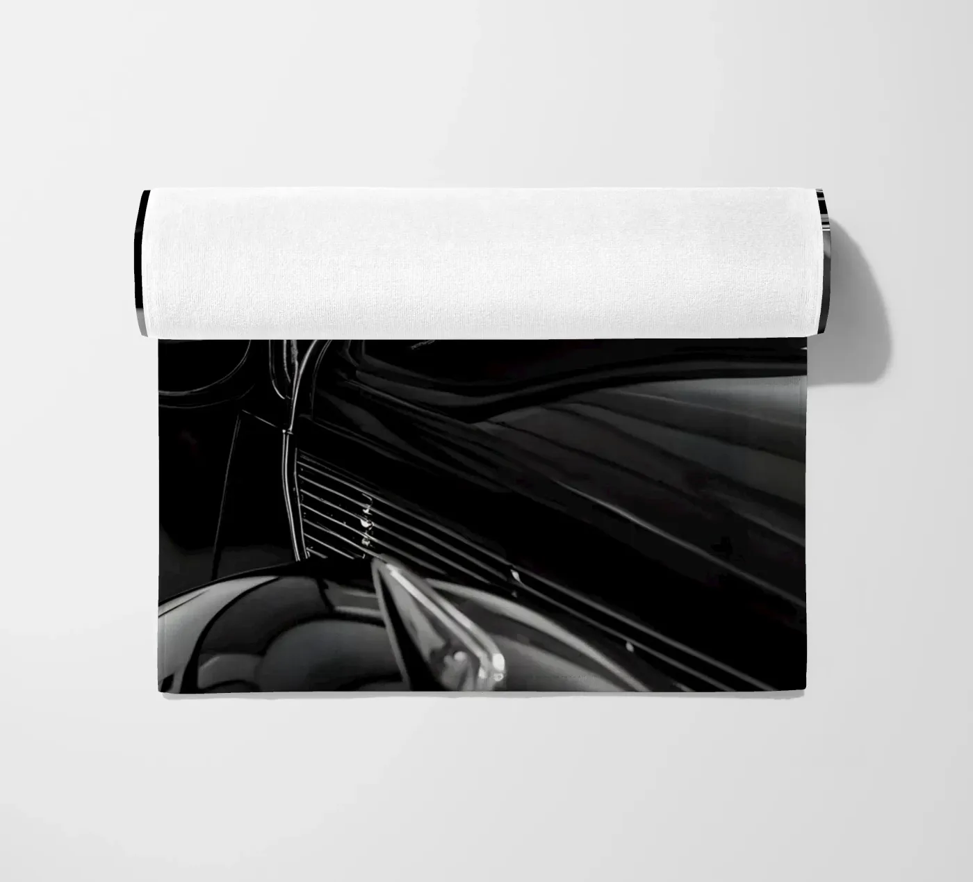 Auto d'epoca monocromatica telo mare da CAR EDITION