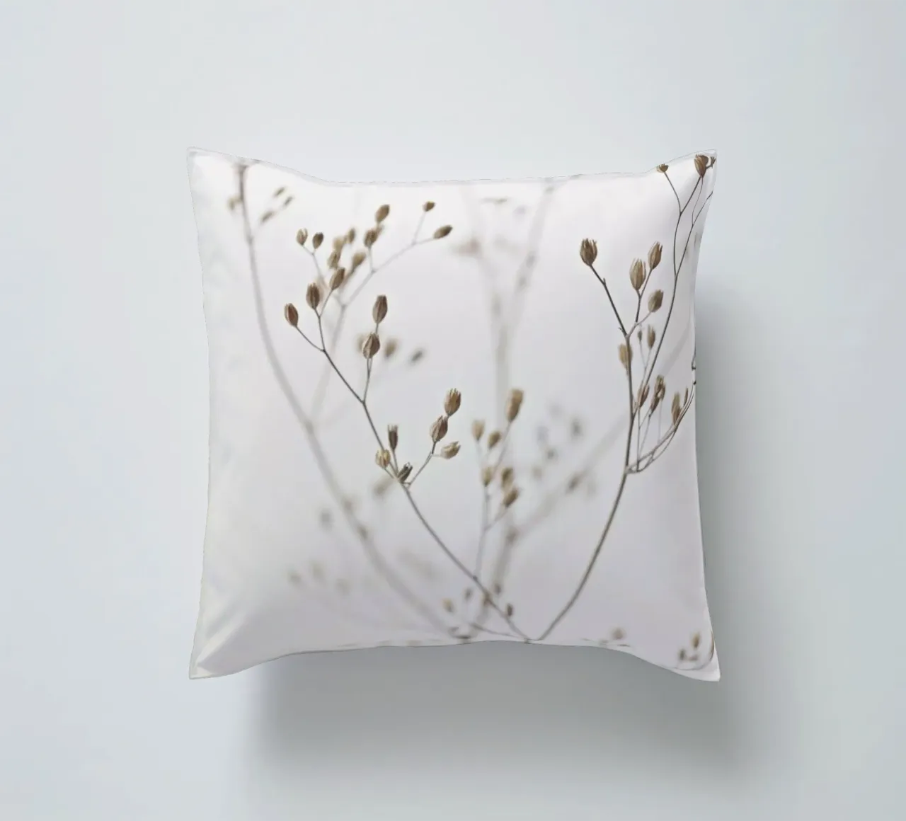 Wild Flower Natural Beige 1 coussin de Monika Strigel