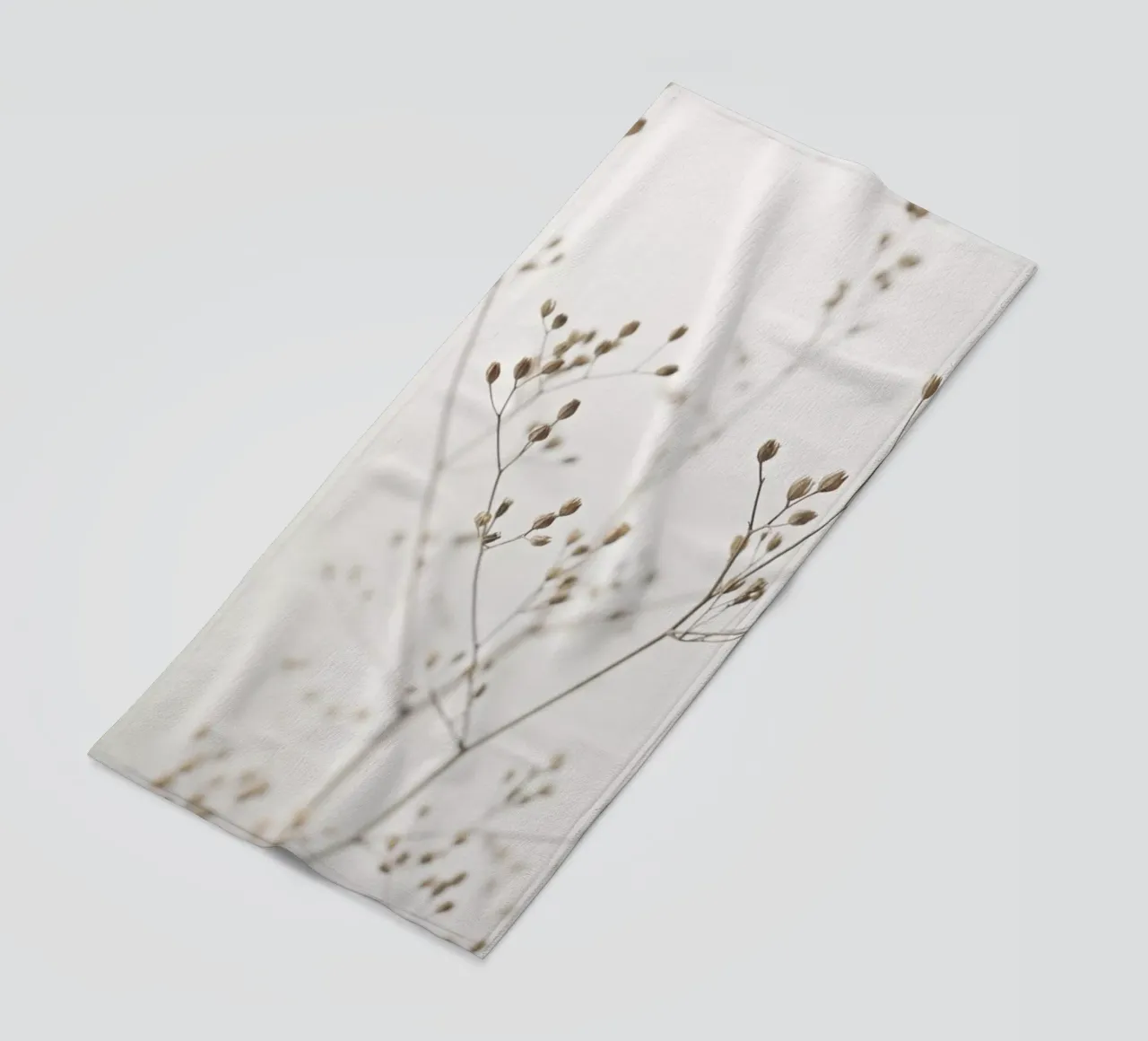Wild Flower Natural Beige 1 serviette de plage de Monika Strigel