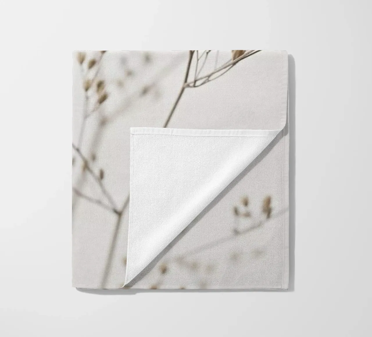 Wild Flower Natural Beige 1 serviette de plage de Monika Strigel