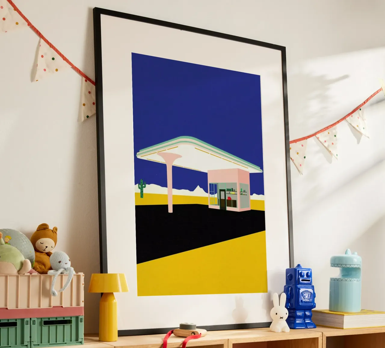 Texas Desert Gas Station poster con telaio in plastica da Rosi Feist