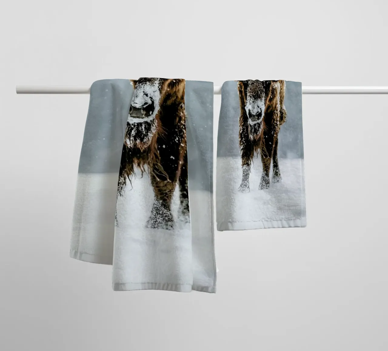 Great Beast @szabo_ervin_edward asciugamano da bagno da EyeEm Mobile GmbH