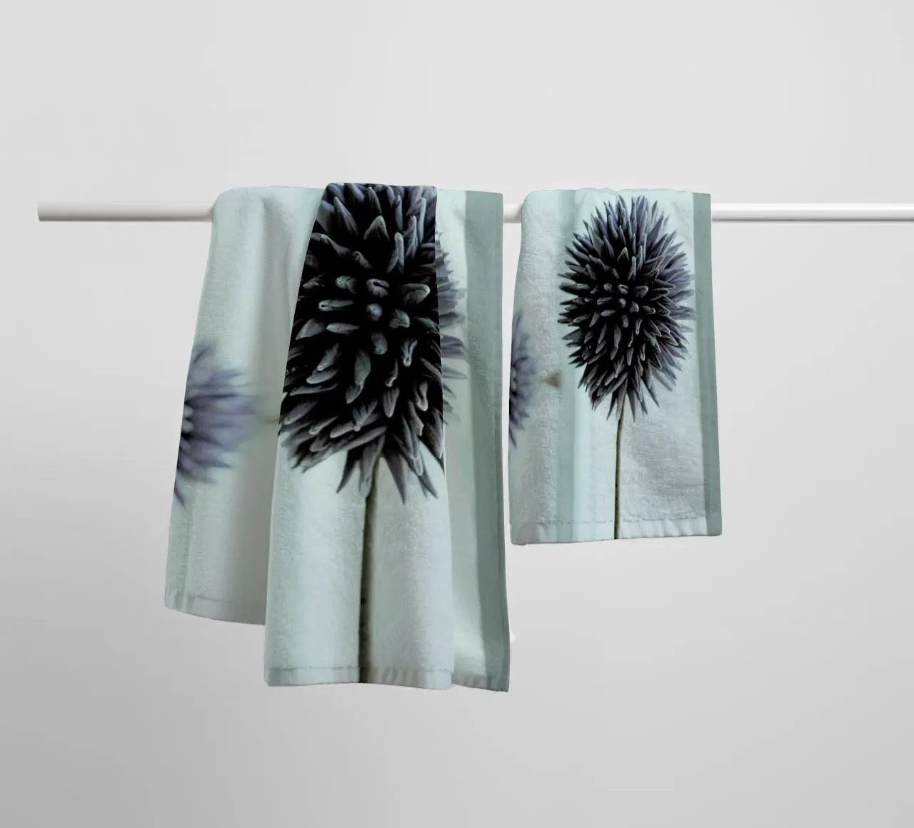 Abstract Flower Shape asciugamano da bagno da Sebastian Hilgetag