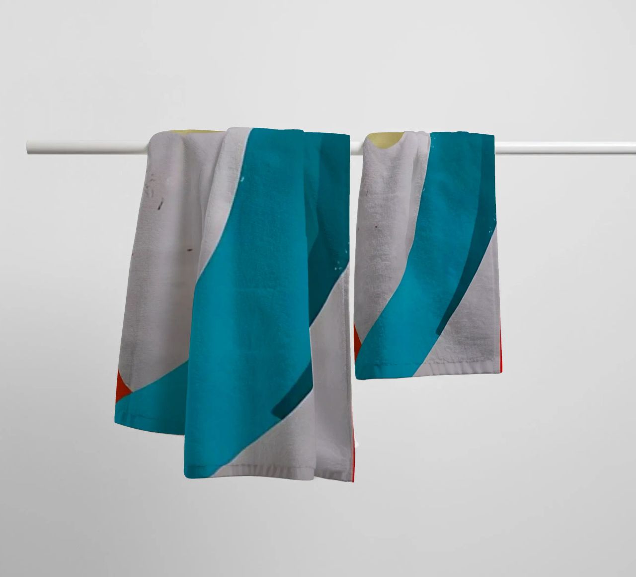Arte astratta con forme colorate asciugamano da bagno da Rebecca Clark Wyrick