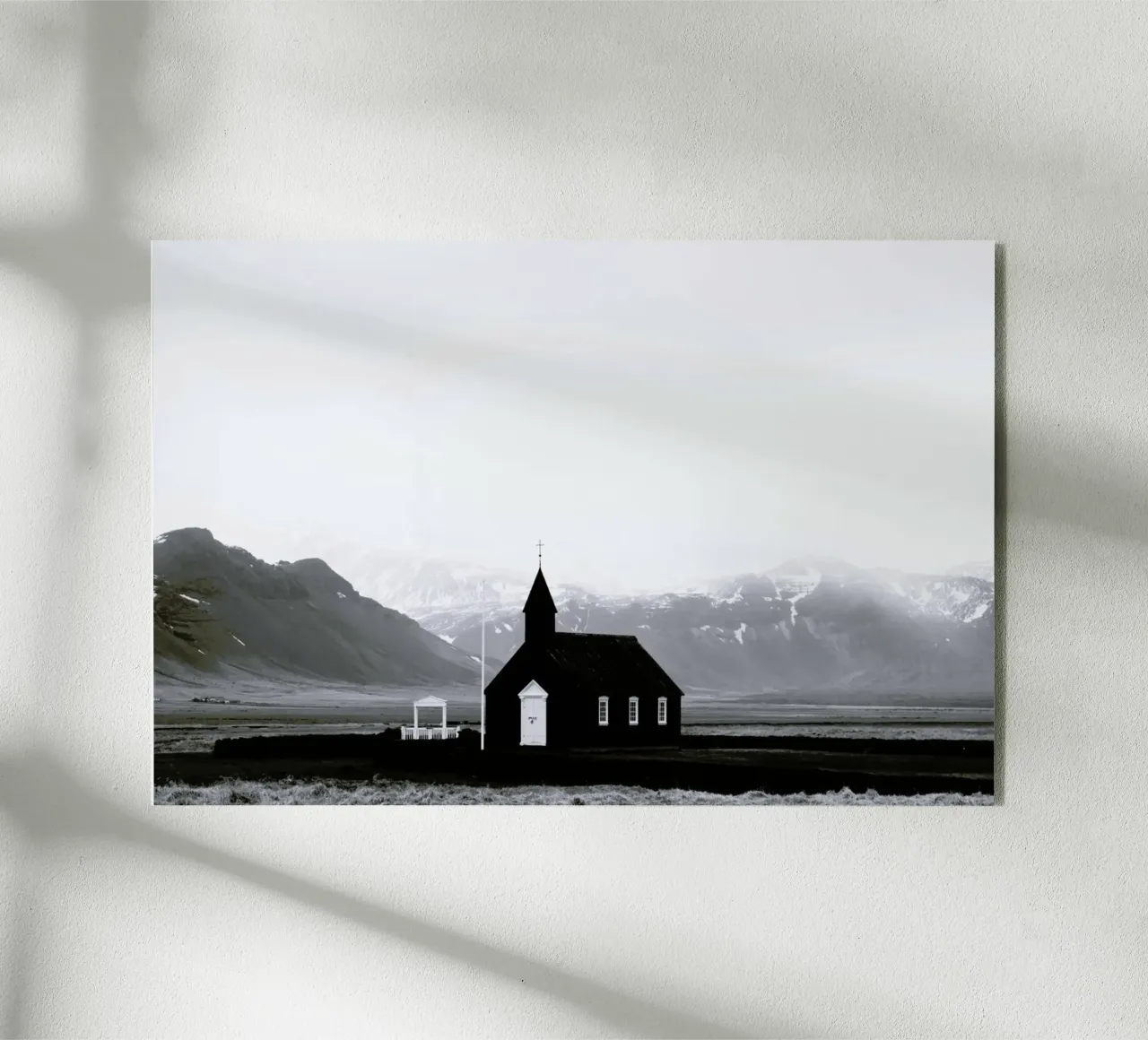 Chiesa Nera Budir plexiglass da Monika Strigel