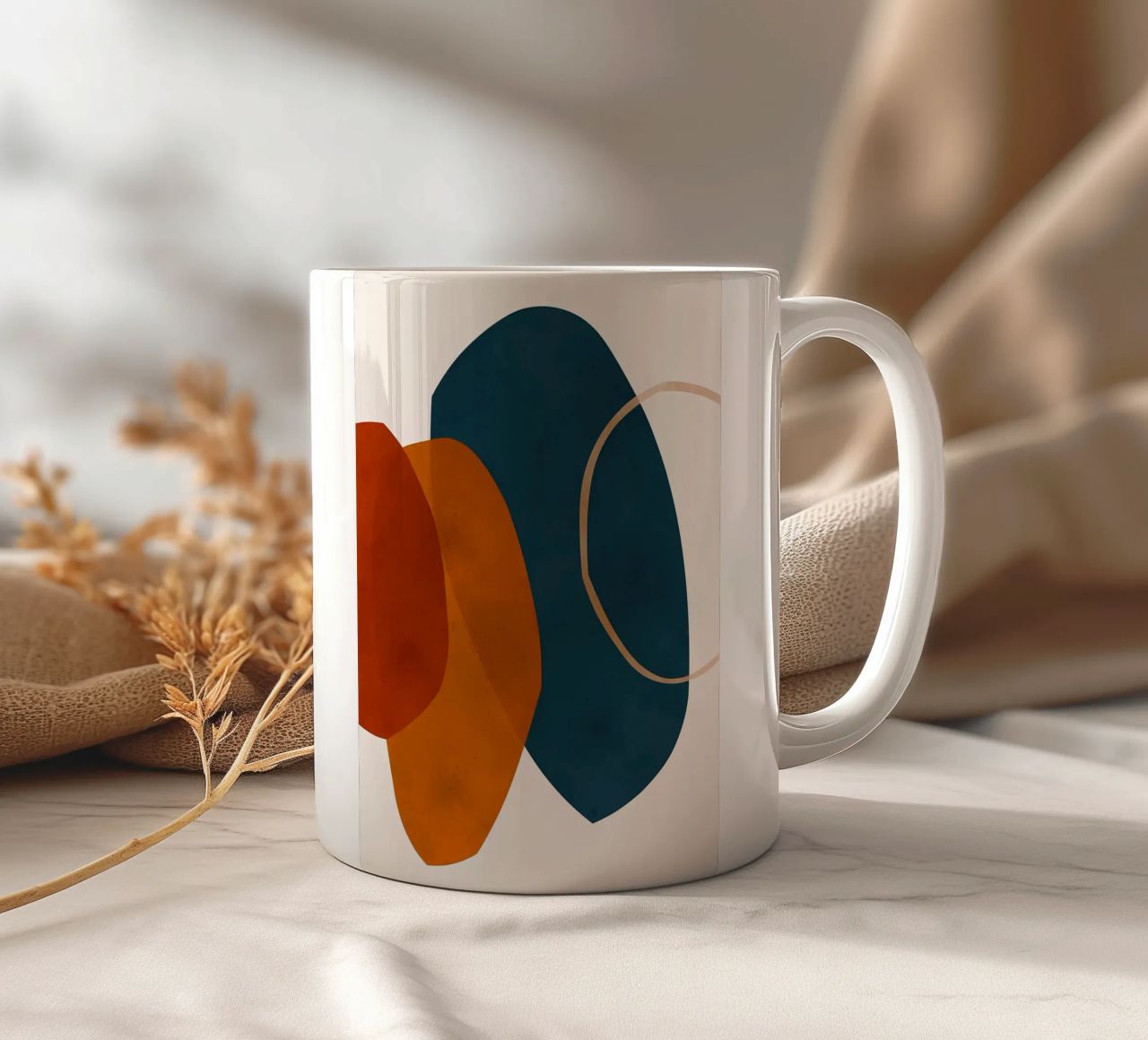 Espressionista boho 2 tazza in ceramica da Rebecca Clark Wyrick