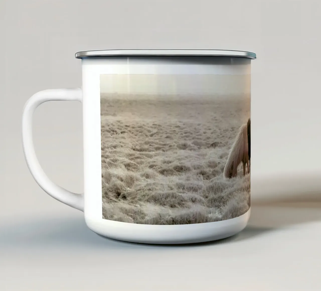Cavalli selvaggi d'Islanda tazza in smalto da Monika Strigel