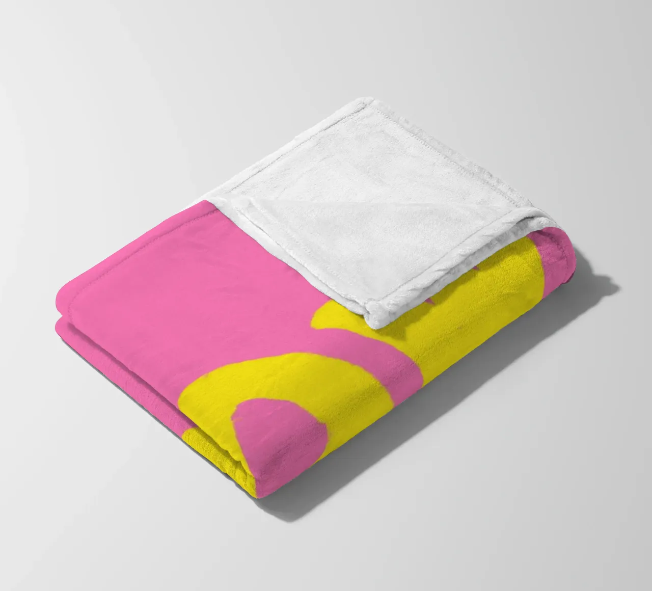 Scritta WOW giallo su rosa coperta in pile da Alisa Knöß