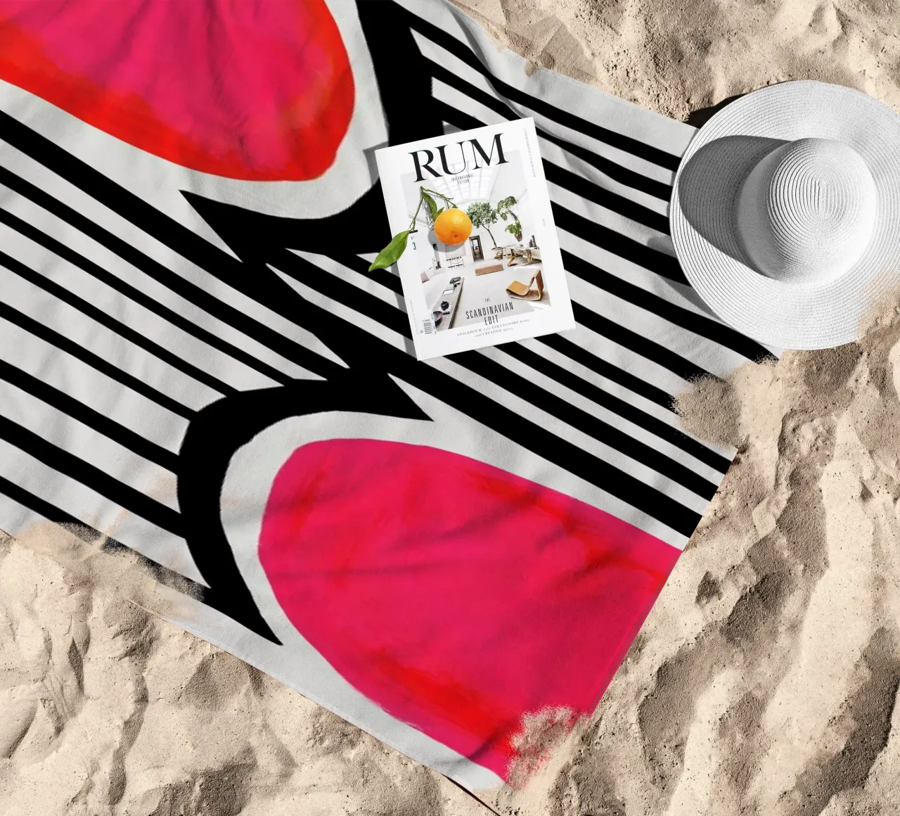 Zonsondergang schaduwen strandhanddoek van Fox & Velvet