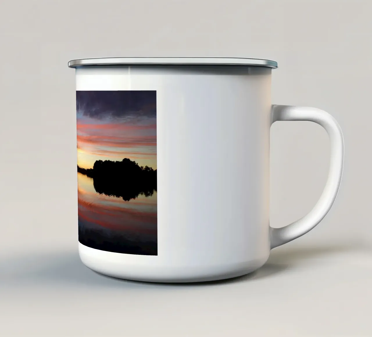Tramonto sull'acqua tazza in smalto da Massimo Frascogna