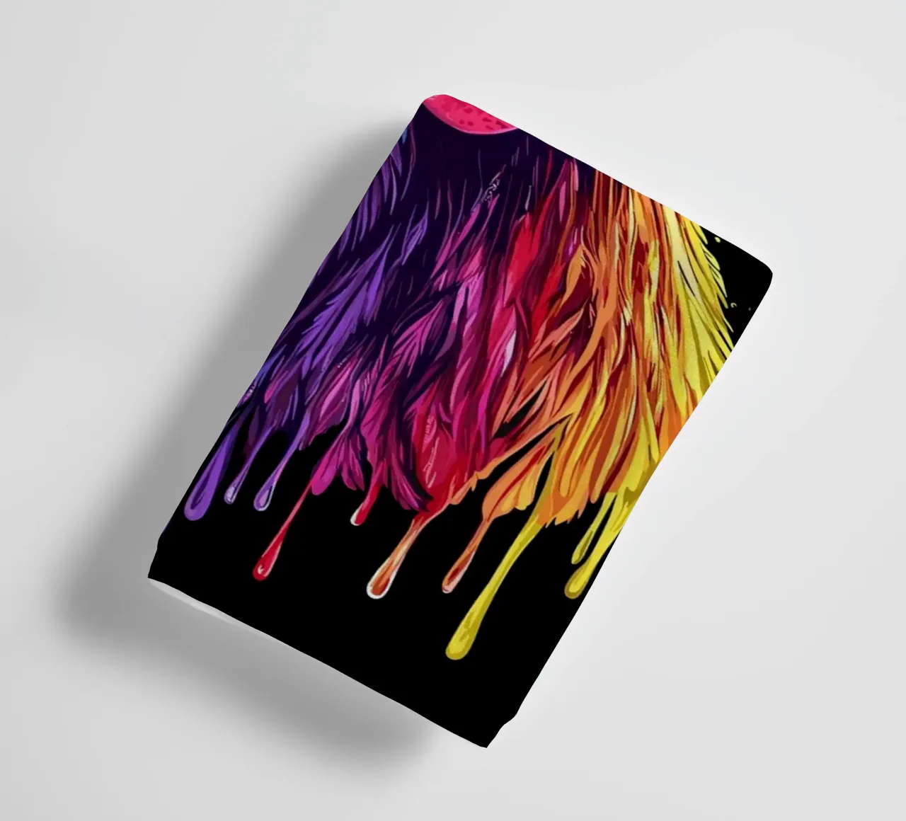 Rodilandro rosso con piume arcobaleno asciugamano da bagno da pixelbull - medieval art and more