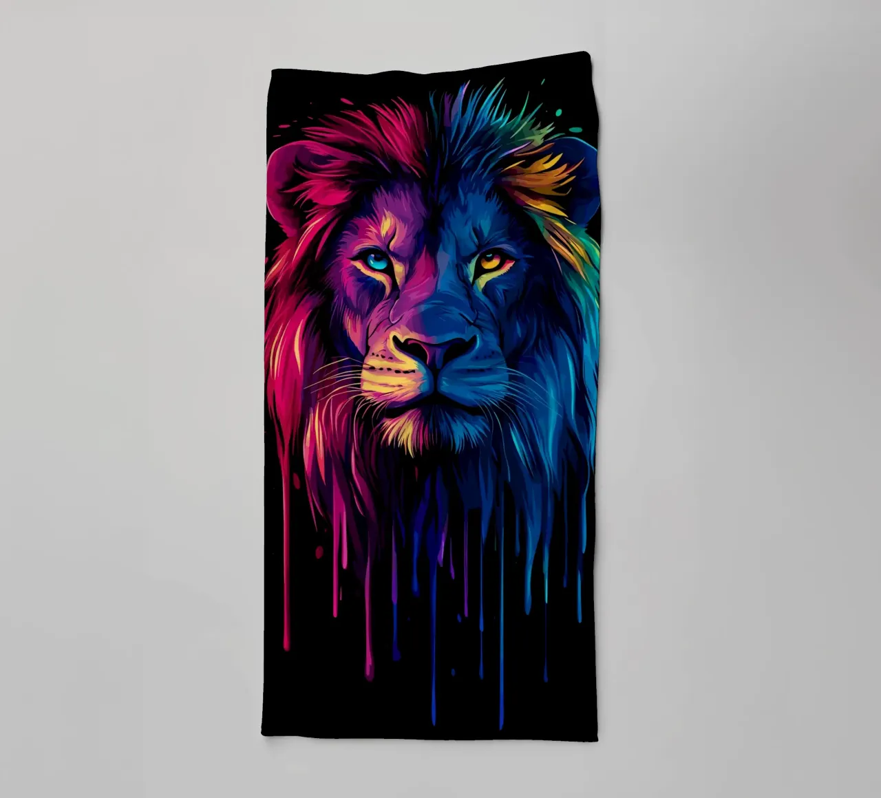 Maestoso leone con i colori dell'arcobaleno asciugamano da bagno da pixelbull - medieval art and more