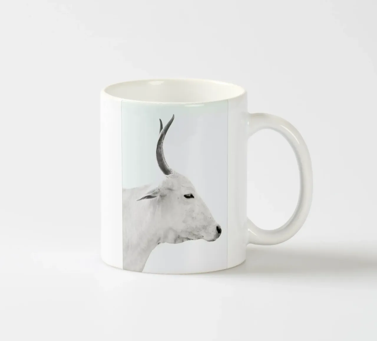 White Cow 2 tazza in ceramica da Victoria Frost