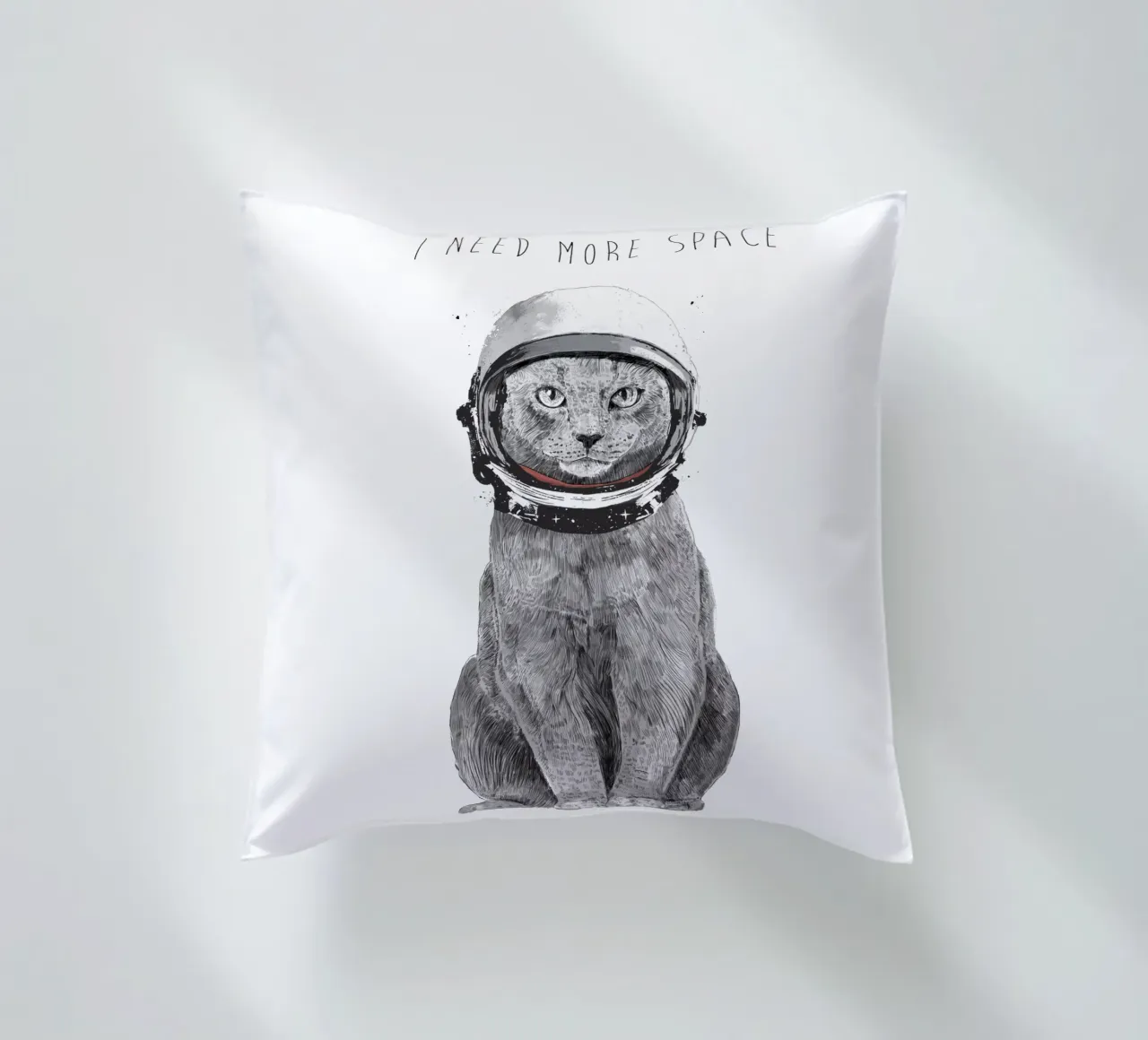 I Need More Space cuscino da Balazs Solti