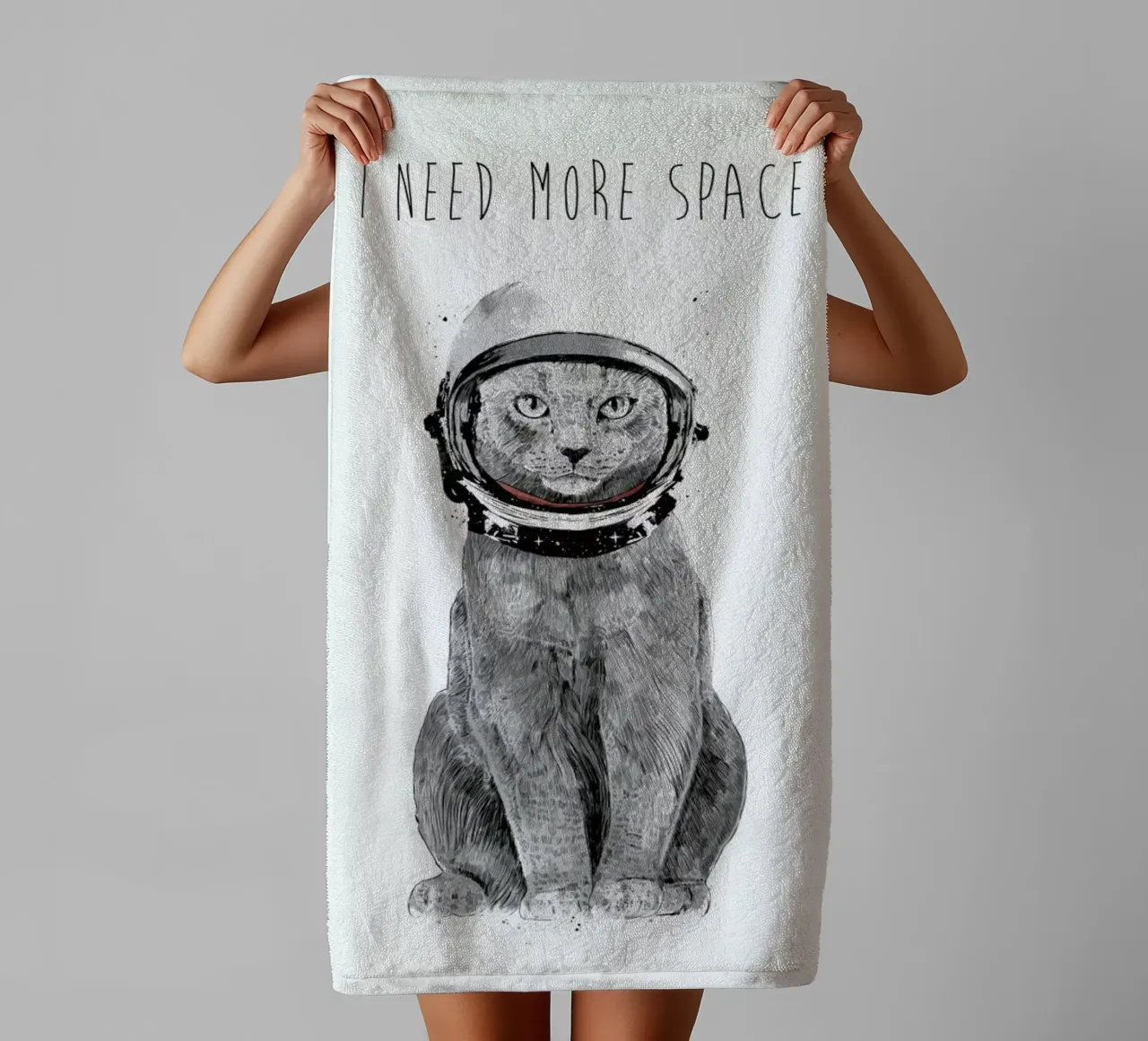 I Need More Space asciugamano da bagno da Balazs Solti