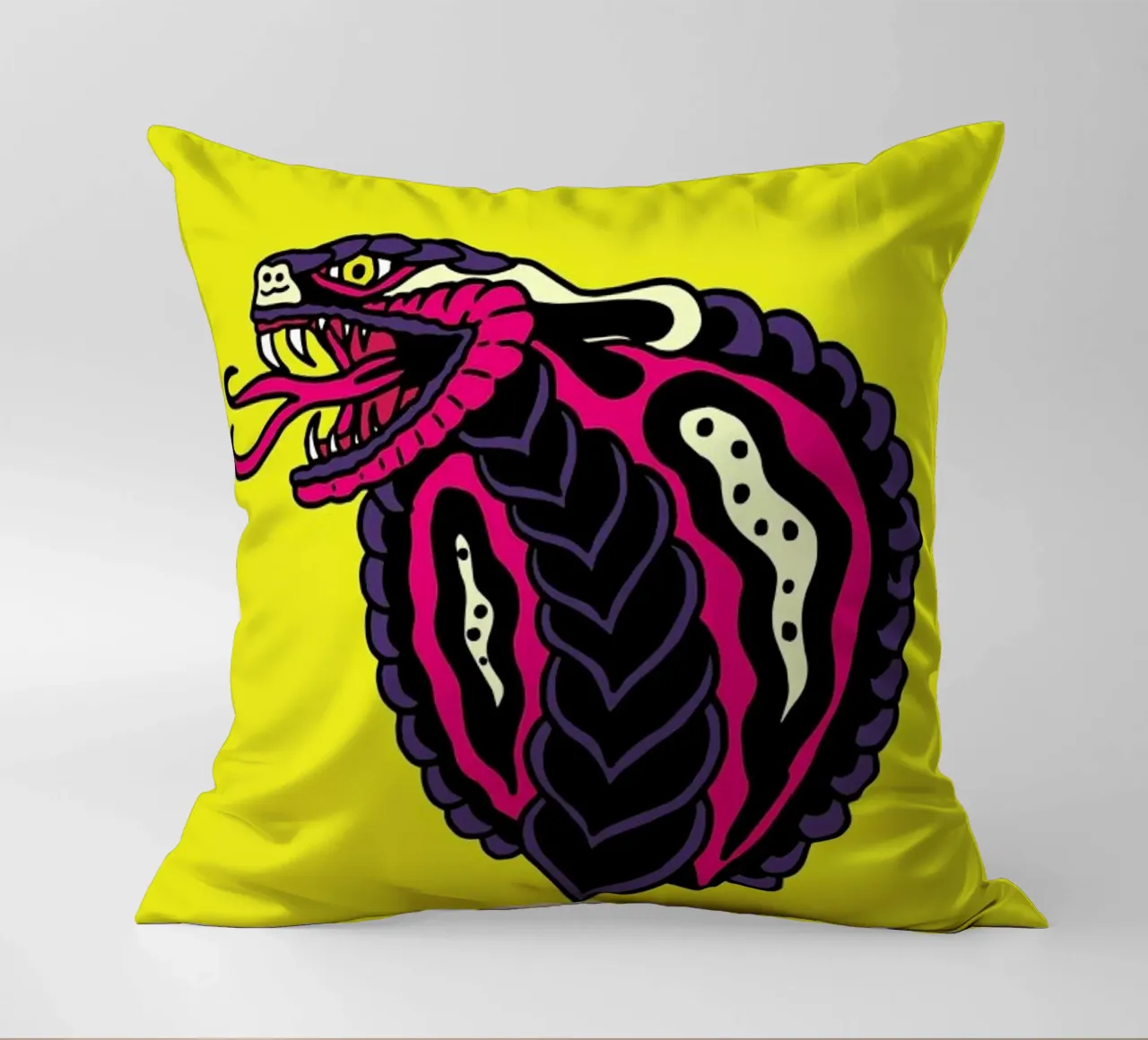 Cobra cuscino da Nick Cocozza