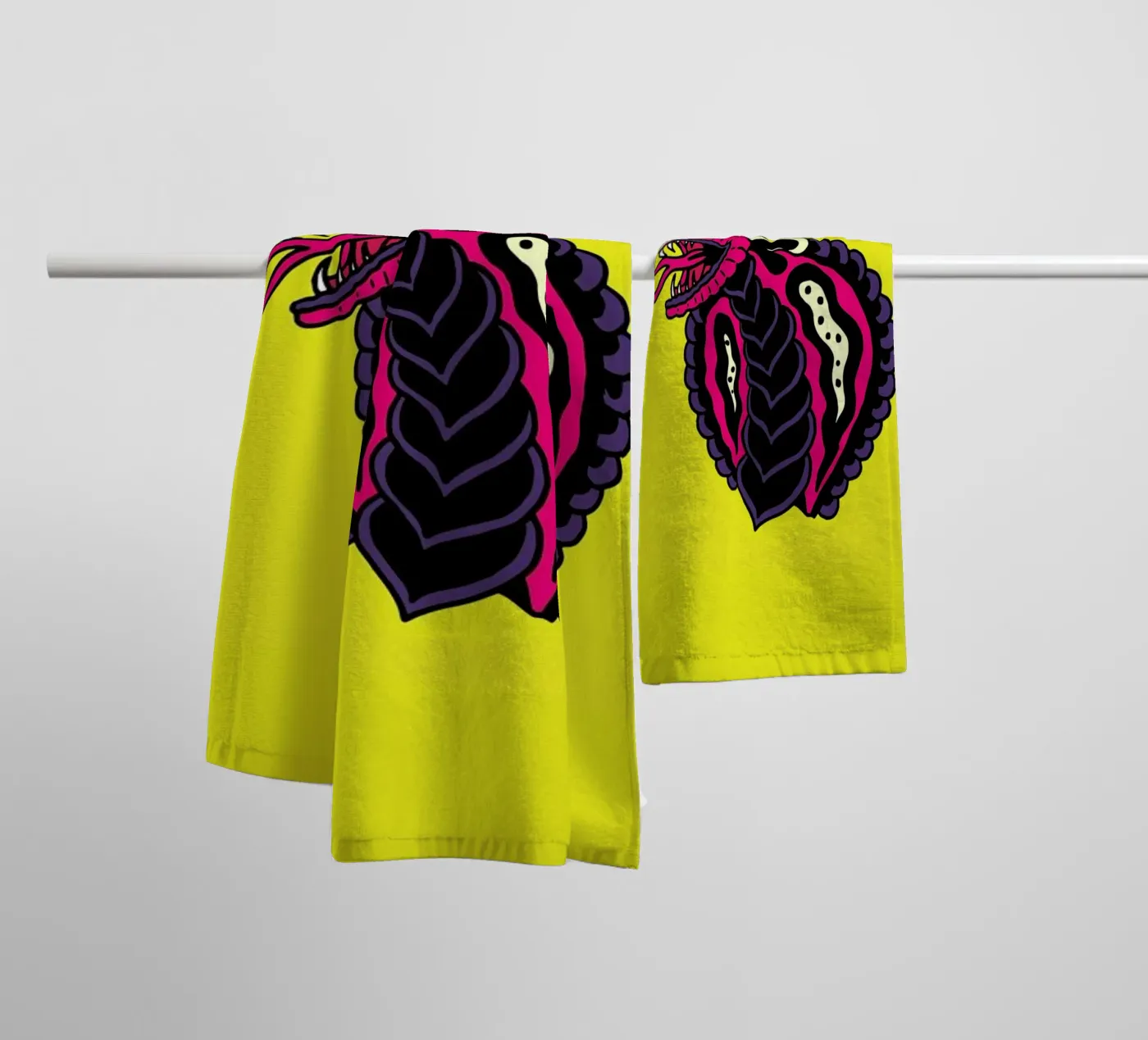 Cobra badhanddoek van Nick Cocozza