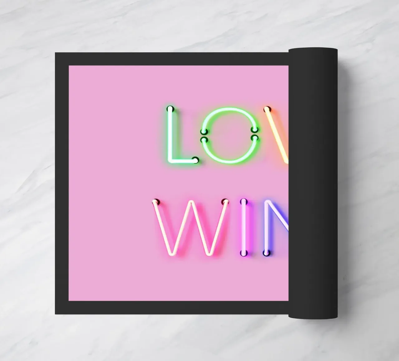 L'amore vince - Tipografia arcobaleno al neon zerbino da showmemars