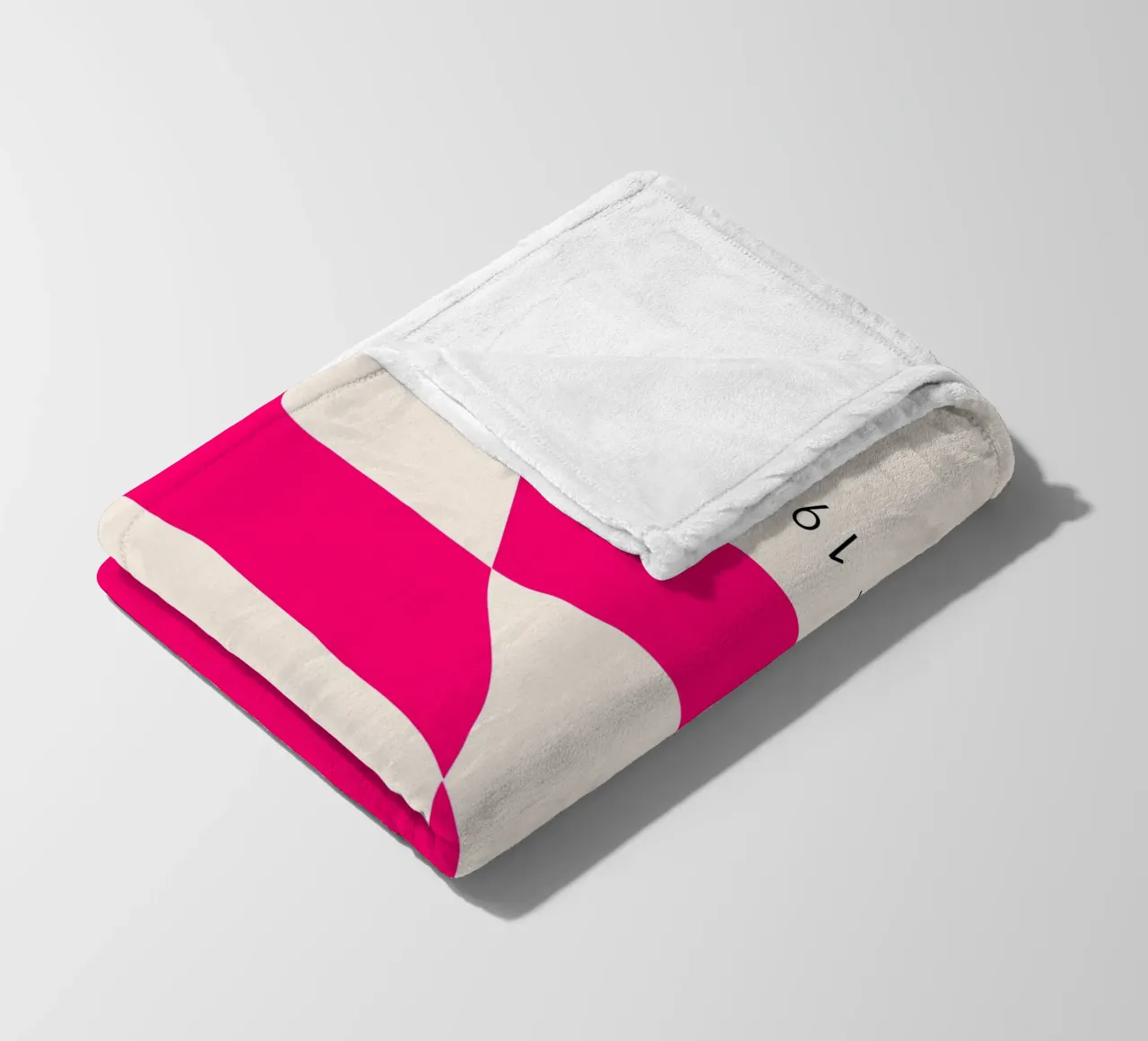 Frankfurt Lines – Magenta Edition fleece blanket by SMPLE
