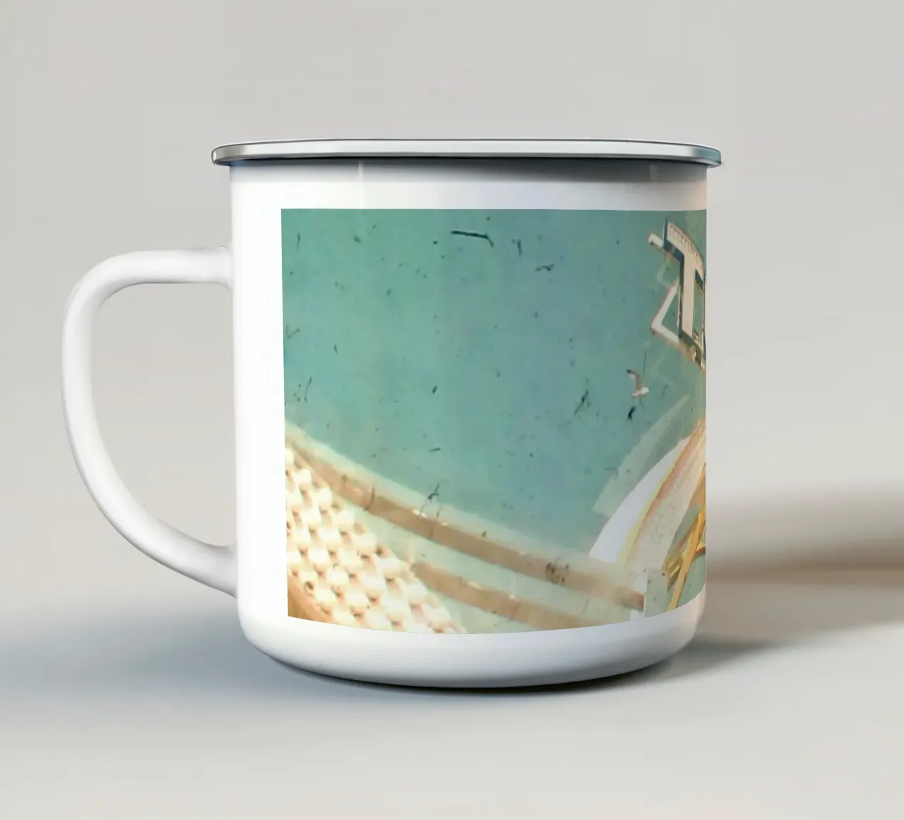 Montagne russe tazza in smalto da Cassia Beck Photography