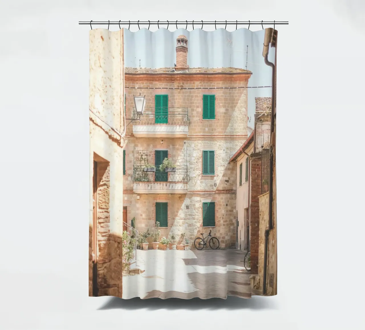 Toscana, Italia I El pueblo medieval de Pienza bajo la luz dorada cortina de baño de Julie Travel Photography