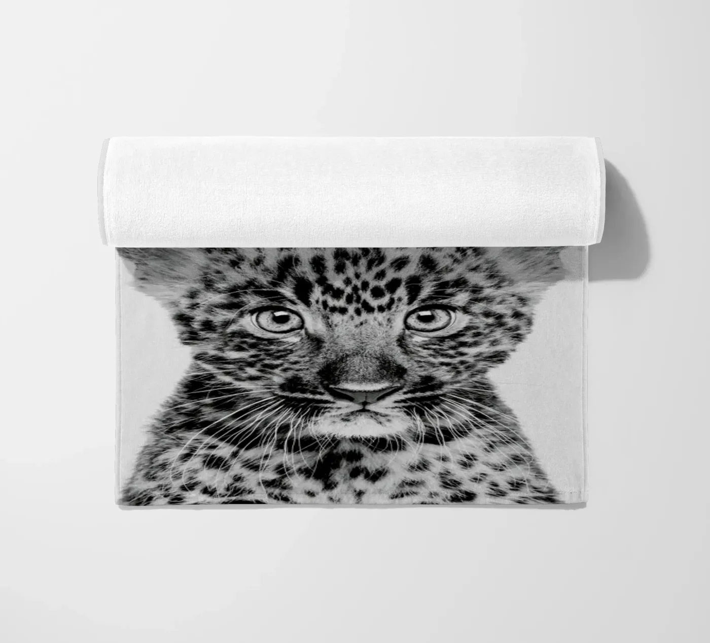 Leopard Classic Strandtuch von Paws & Claws
