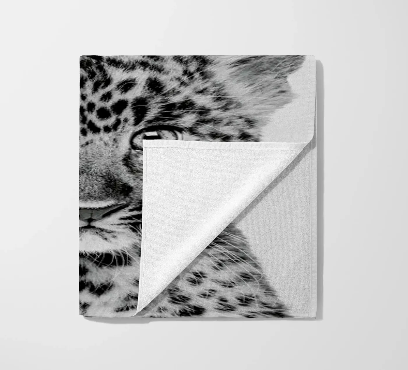 Leopard Classic Strandtuch von Paws & Claws