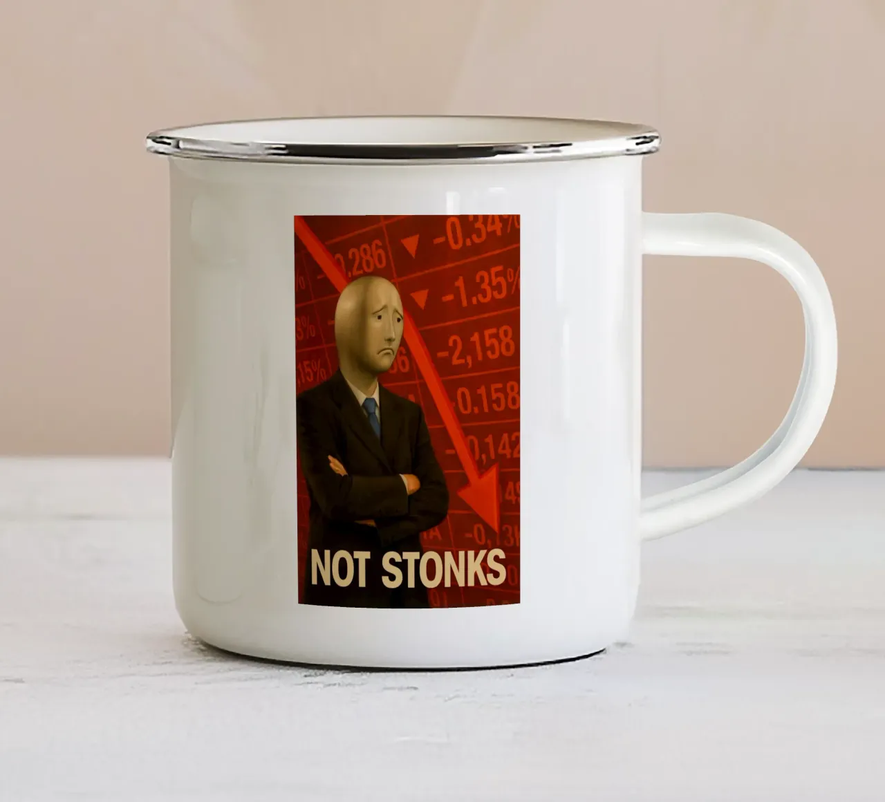 Poster del meme dell'uomo di Stonks Fail - Crash, tuffi e dolore tazza in smalto da Lootprint
