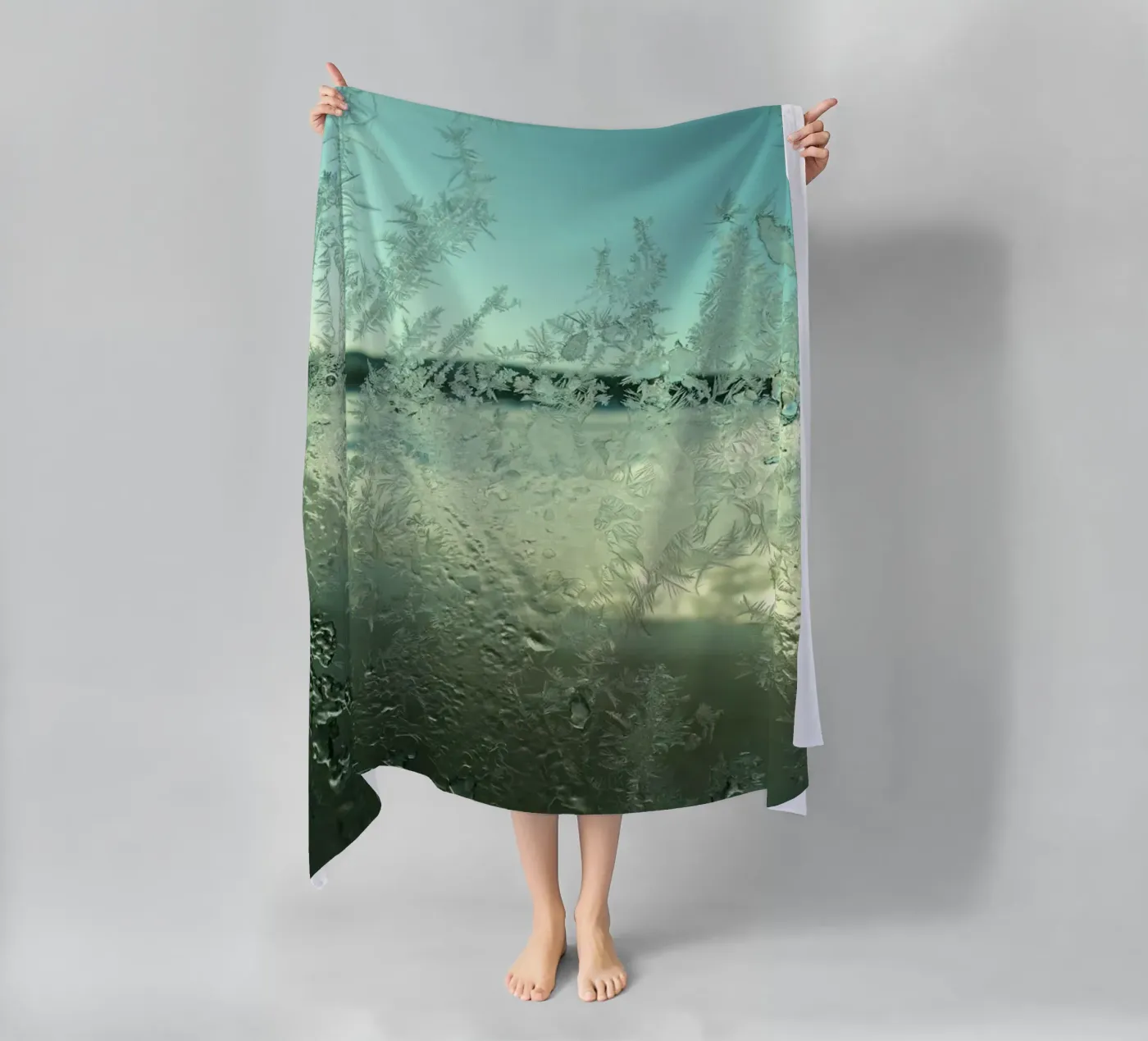 Winterfenster Strandtuch von Massimo Frascogna