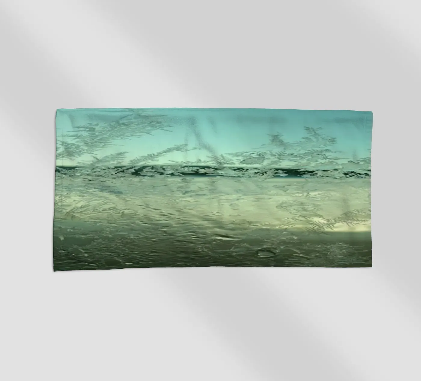 Winterfenster Strandtuch von Massimo Frascogna