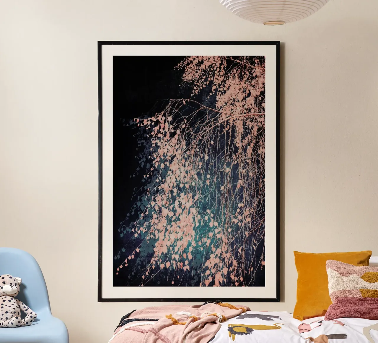 Albero - Betulla Sussurri di Rosa Polveroso poster con telaio in plastica da Ingrid Beddoes