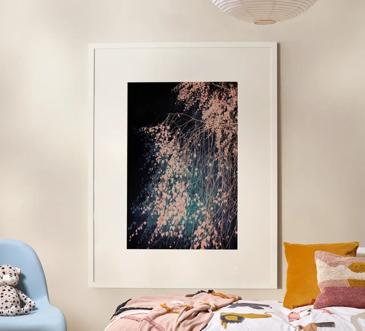 Albero - Betulla Sussurri di Rosa Polveroso poster con telaio in plastica da Ingrid Beddoes