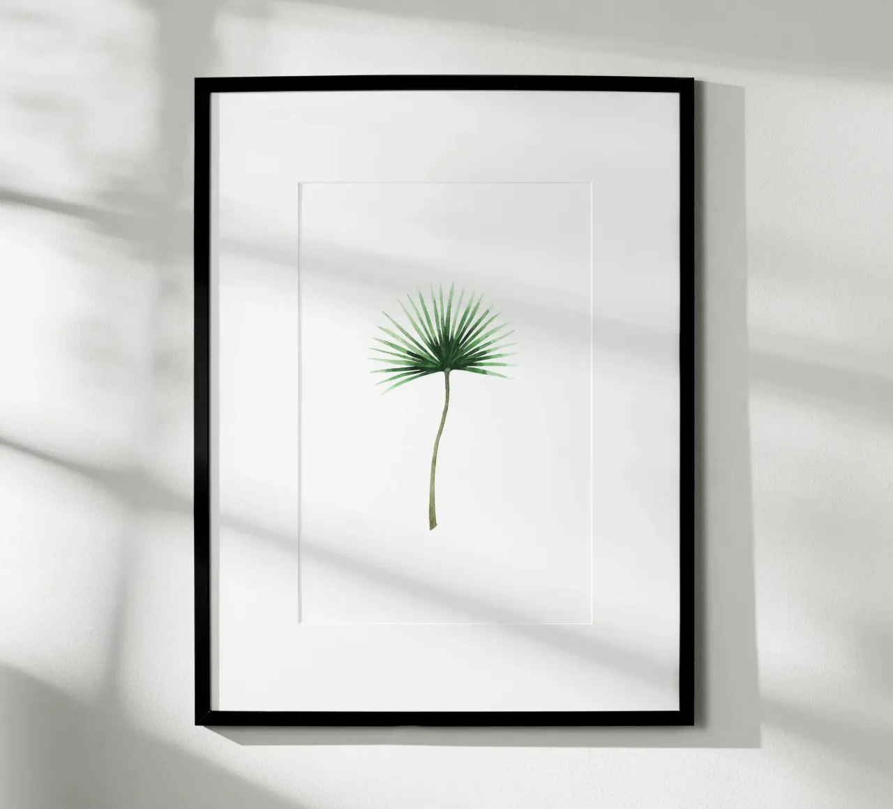 Fan Palm poster con telaio in legno da karenmenzenbach