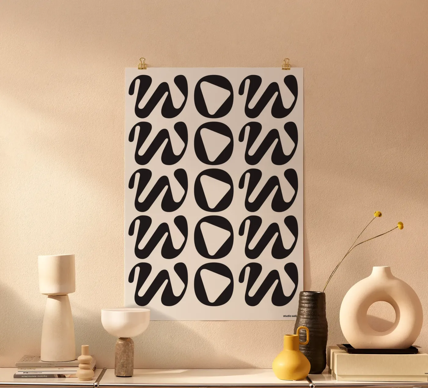 WOW! poster de studio salü
