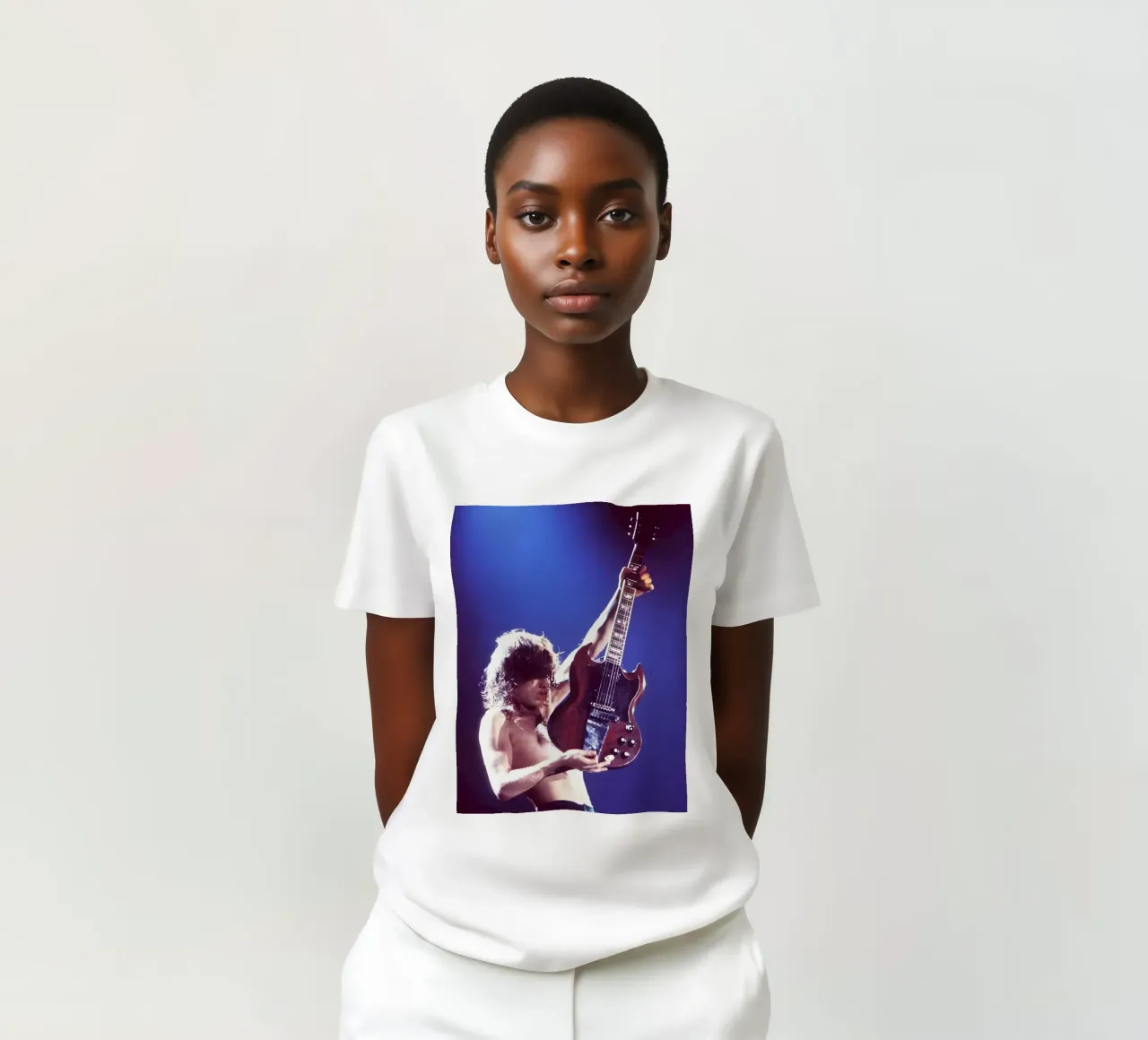 Angus Young t-shirt da Low poly art