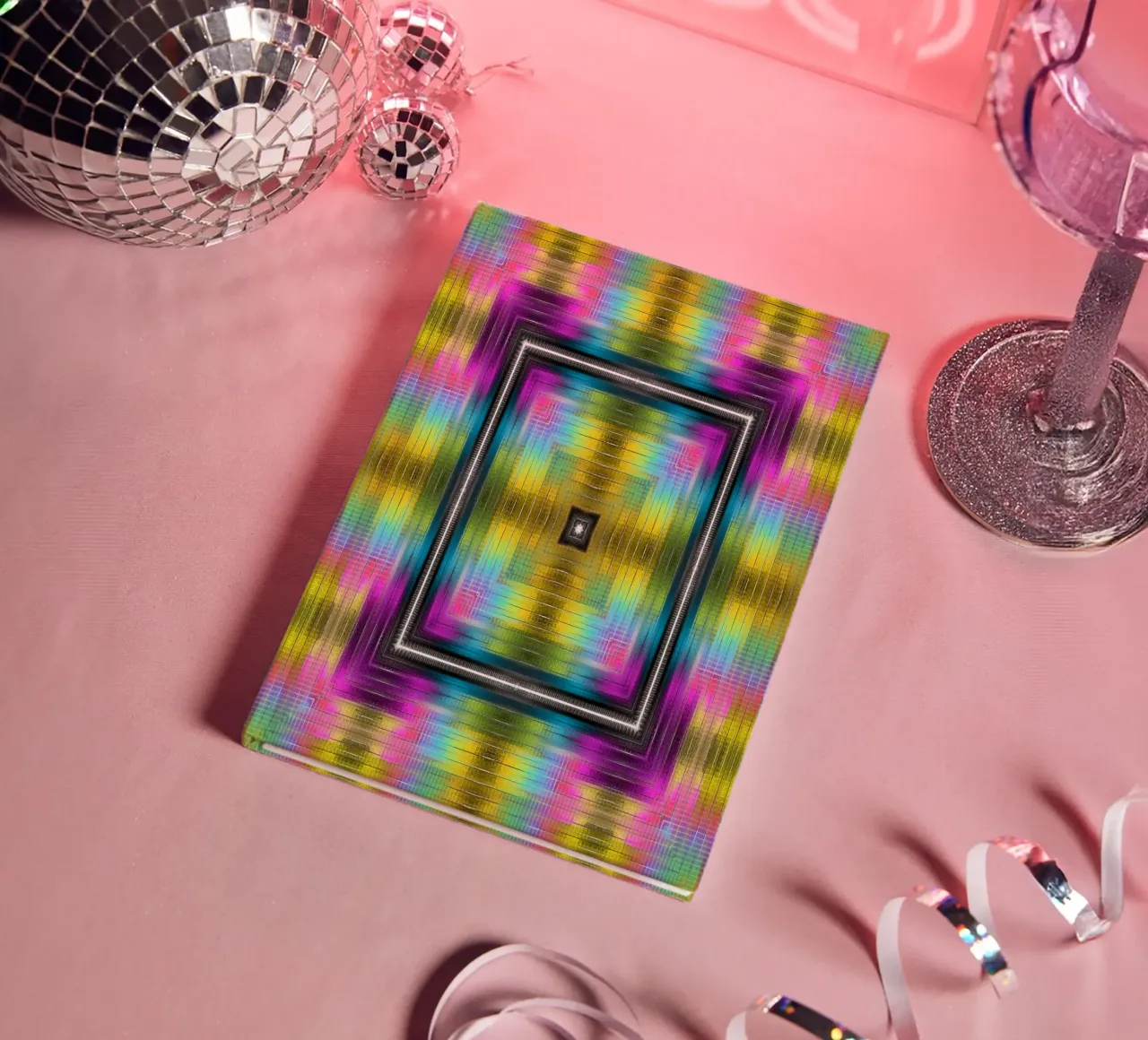 Kaléidoscope 4-angle encadré par des spectres de couleurs vives carnet de notes de Gürsel Yesil Digital Art