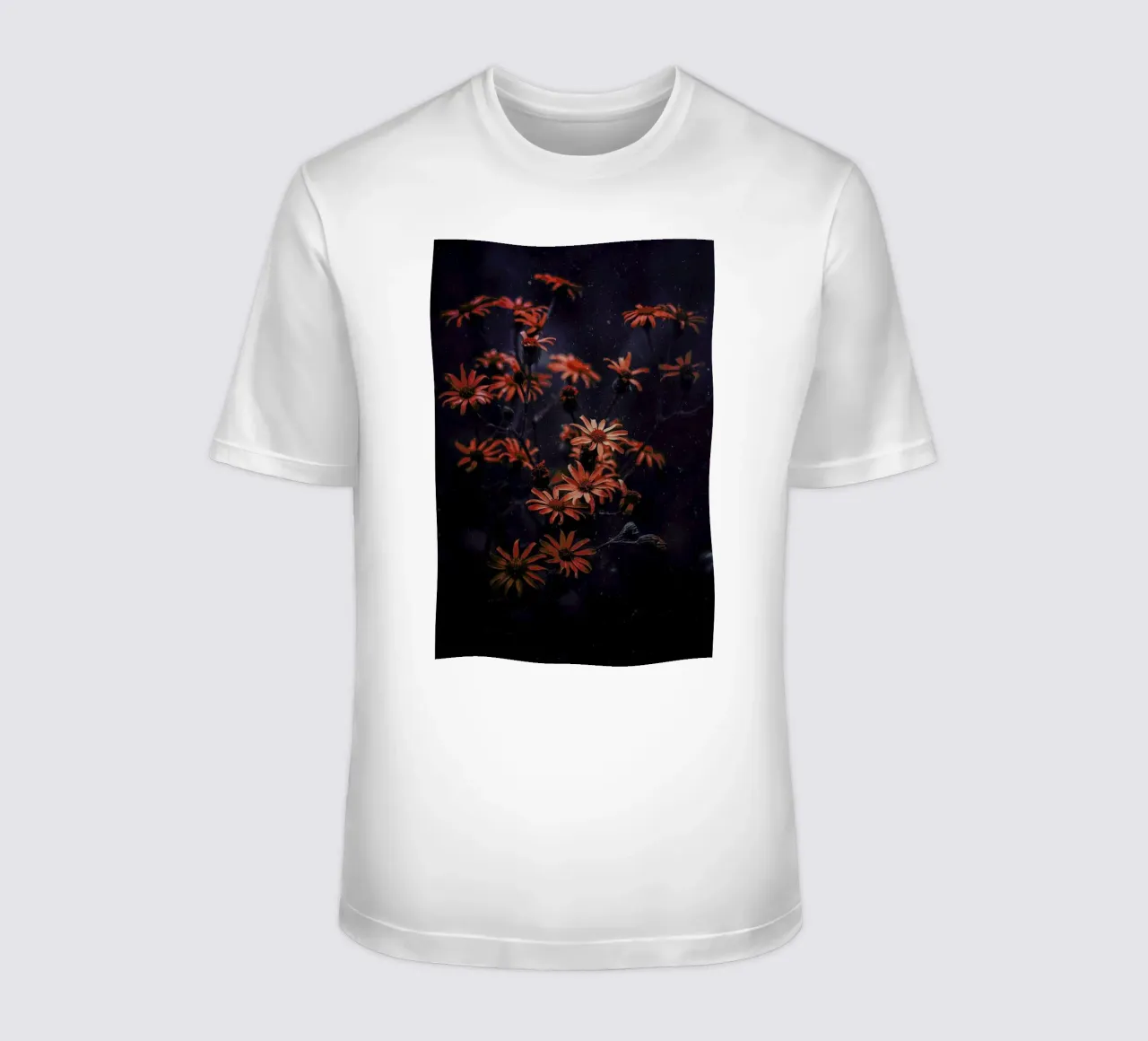 Evening Bloom @ismaeljs t-shirt da EyeEm Mobile GmbH