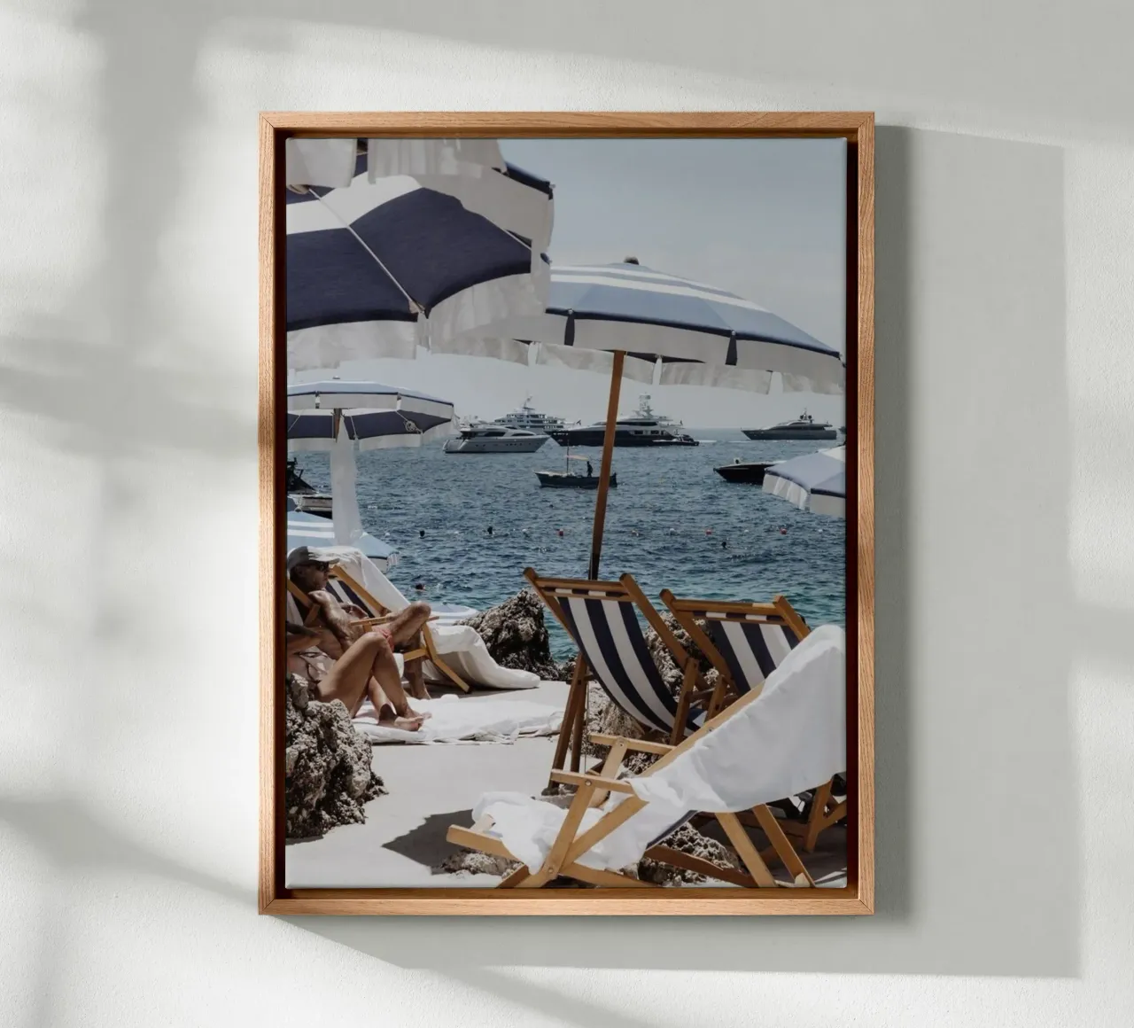 Riviera Beach Print, Reisposter canvas met Baklijst van TheTravelClub