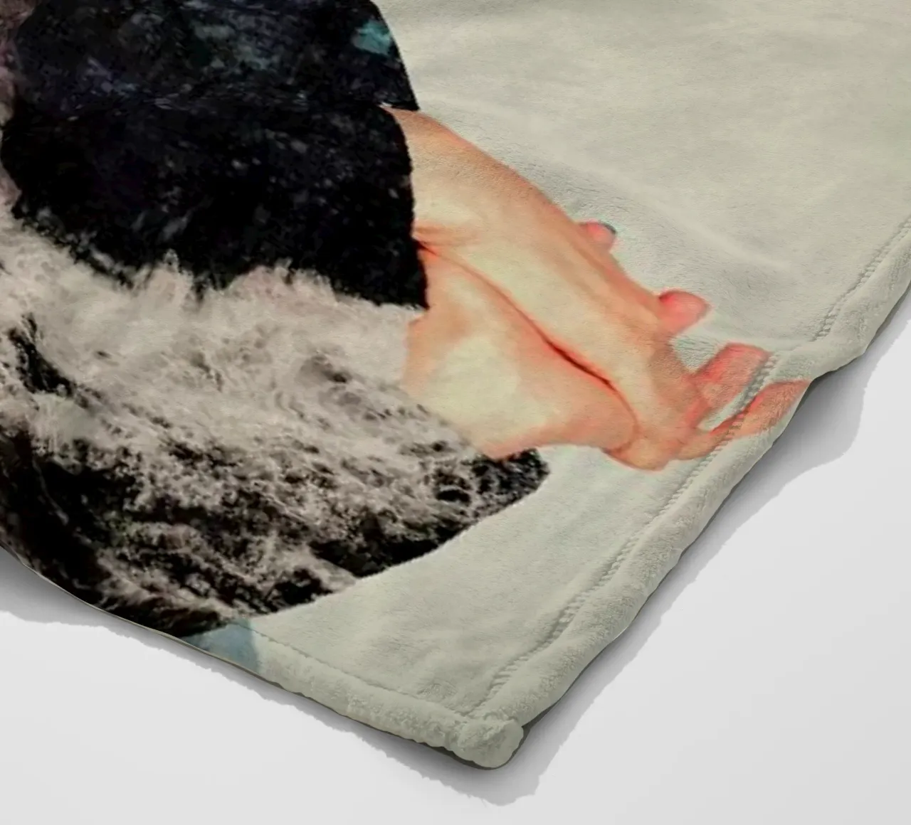 Kumiko fleece blanket by Frank Moth