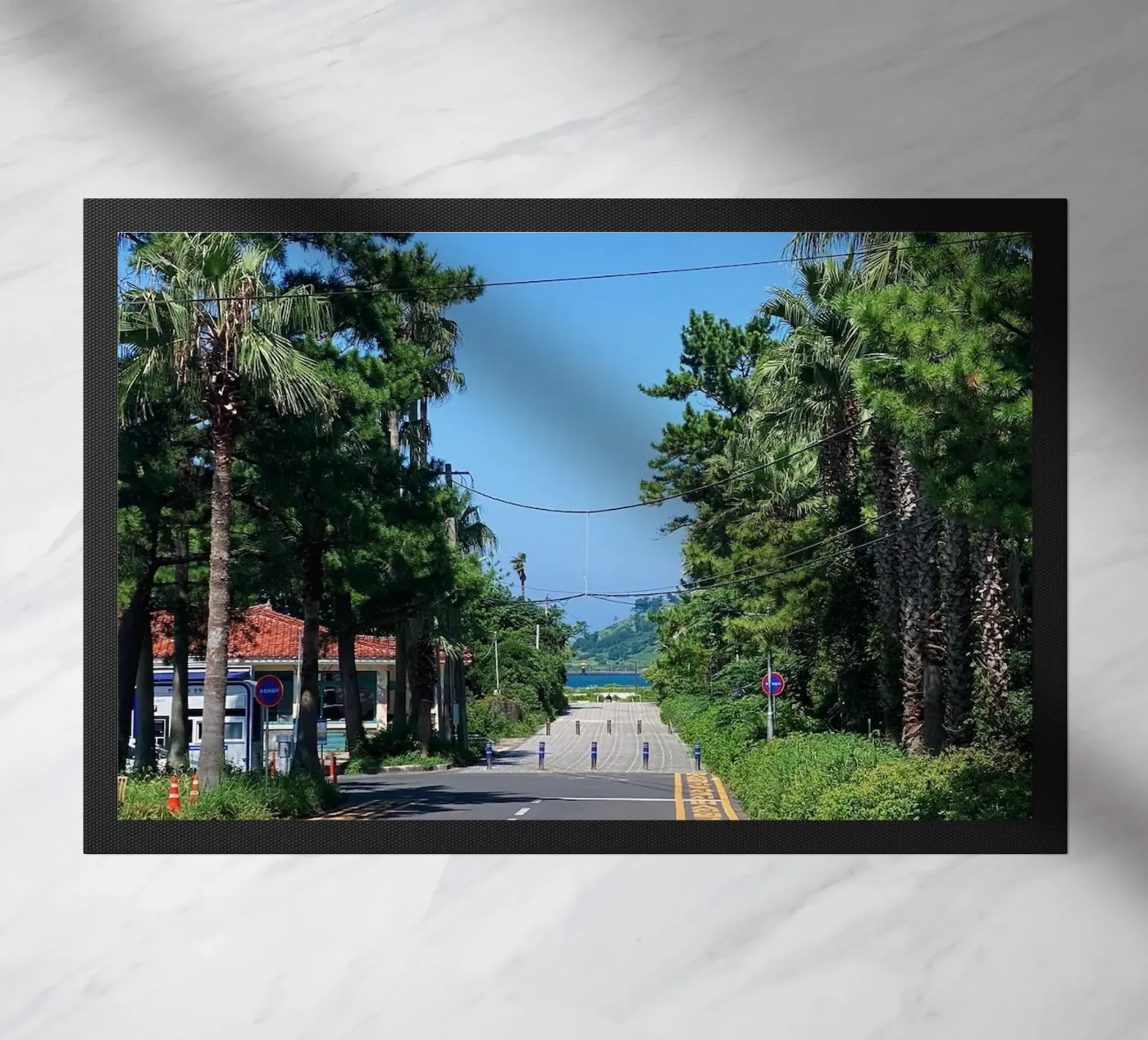 Beach Fußmatte von State of Milk