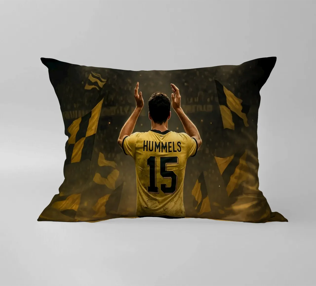 Poster BVB di Mats Hummels - La notte e l'eredità di Dortmund cuscino da Lootprint