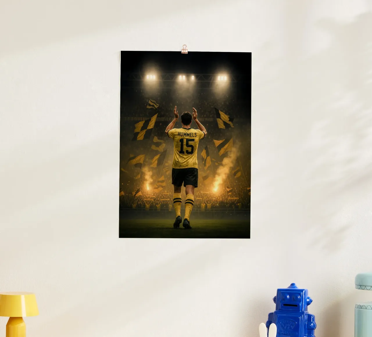 Poster BVB di Mats Hummels - La notte e l'eredità di Dortmund poster con telaio in legno da Lootprint