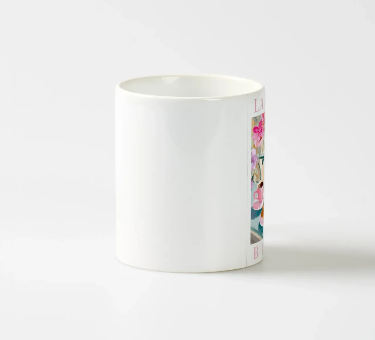 Caffè francese e croissant, stampa sulla colazione, arte in cucina tazza in ceramica da Bella Studio